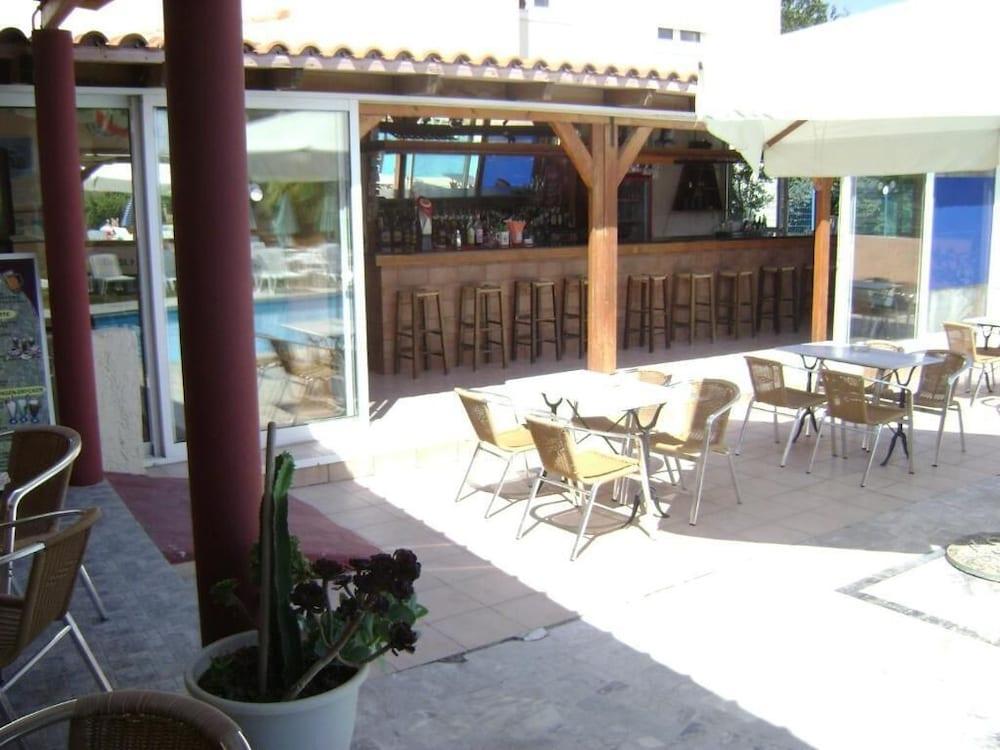 Australia Hotel Gazi Εστιατόριο φωτογραφία